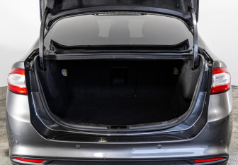 Подержанный автомобиль Ford Mondeo Sedan 2016 года (23 фото)