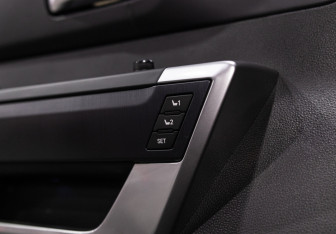 Подержанный автомобиль Toyota Tundra 2022 года (25 фото)