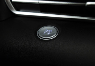 Подержанный автомобиль Hyundai Elantra Sedan 2022 года (17 фото)