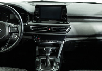 Подержанный автомобиль Kia Seltos 2020 года (14 фото)