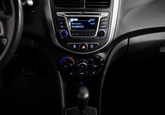 Подержанный автомобиль Hyundai Solaris Sedan 2015 года (14 фото)