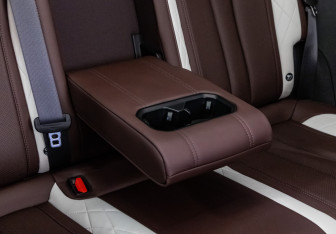 Подержанный автомобиль Geely Monjaro 2022 года (34 фото)