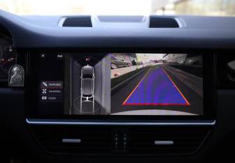 Подержанный автомобиль Porsche Cayenne 2018 года (18 фото)