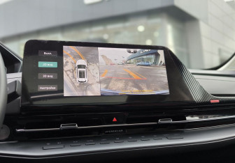 Подержанный автомобиль Changan UNI-S 2024 года (25 фото)