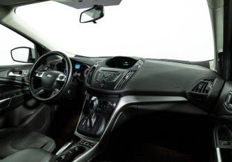 Подержанный автомобиль Ford Kuga 2016 года (9 фото)