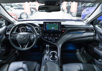 Подержанный автомобиль Toyota Camry Sedan 2021 года (20 фото)