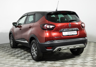 Подержанный автомобиль Renault Kaptur 2019 года (7 фото)