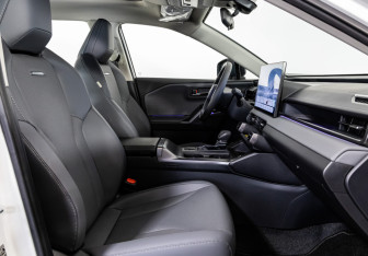 Подержанный автомобиль Toyota RAV4 2026 года (29 фото)