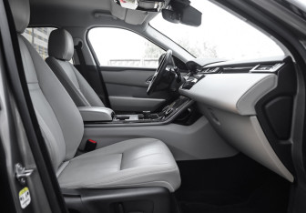 Подержанный автомобиль Land Rover Range Rover Velar 2018 года (29 фото)