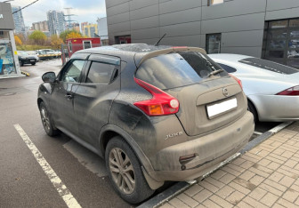 Подержанный автомобиль Nissan Juke 2011 года (4 фото)