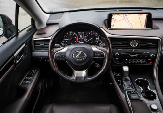 Подержанный автомобиль Lexus RX 2017 года (11 фото)