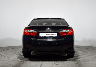 Подержанный автомобиль Toyota Camry Sedan 2014 года (6 фото)