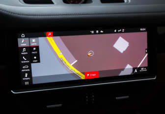 Подержанный автомобиль Porsche Cayenne 2019 года (17 фото)