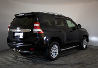 Подержанный автомобиль Toyota Land Cruiser Prado 2013 года (5 фото)
