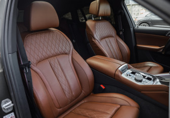 Подержанный автомобиль BMW X6 2023 года (27 фото)