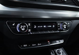 Подержанный автомобиль Audi Q5 2019 года (35 фото)