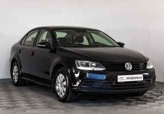 Подержанный автомобиль Volkswagen Jetta Sedan 2017 года (3 фото)