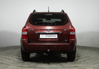 Подержанный автомобиль Hyundai Tucson 2008 года (6 фото)