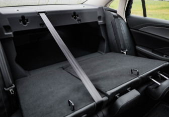 Подержанный автомобиль Hongqi H5 2024 года (33 фото)