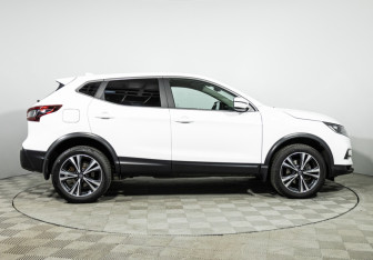 Подержанный автомобиль Nissan Qashqai 2021 года (4 фото)