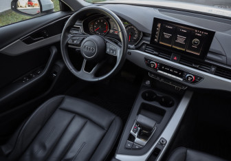 Подержанный автомобиль Audi A4 Sedan 2020 года (9 фото)
