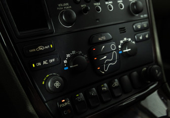 Подержанный автомобиль Volvo XC70 2007 года (15 фото)