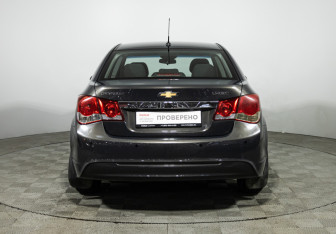 Подержанный автомобиль Chevrolet Cruze Sedan 2014 года (6 фото)