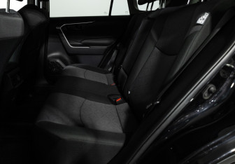 Подержанный автомобиль Toyota RAV4 2019 года (10 фото)