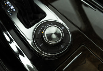 Подержанный автомобиль Infiniti QX80 2018 года (22 фото)