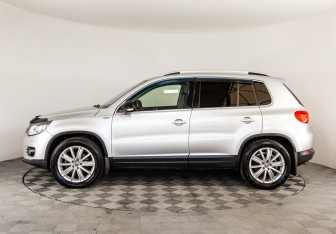 Подержанный автомобиль Volkswagen Tiguan 2013 года (8 фото)
