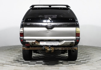 Подержанный автомобиль Mitsubishi L200 2005 года (6 фото)