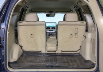 Подержанный автомобиль Toyota Land Cruiser Prado 2018 года (37 фото)