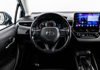 Подержанный автомобиль Toyota Corolla Sedan 2019 года (11 фото)