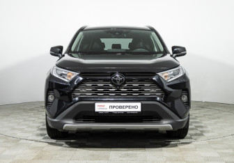 Подержанный автомобиль Toyota RAV4 2021 года (2 фото)