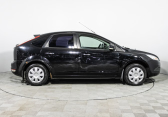 Подержанный автомобиль Ford Focus Hatchback 2011 года (4 фото)