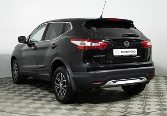 Подержанный автомобиль Nissan Qashqai 2016 года (7 фото)