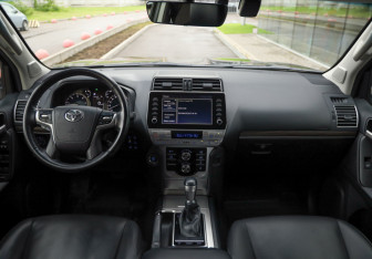 Подержанный автомобиль Toyota Land Cruiser Prado 2020 года (11 фото)