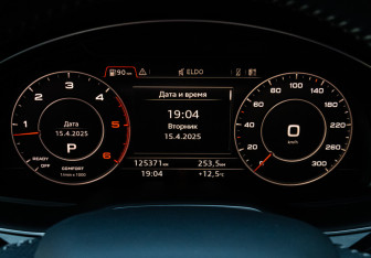 Подержанный автомобиль Audi Q7 2018 года (36 фото)