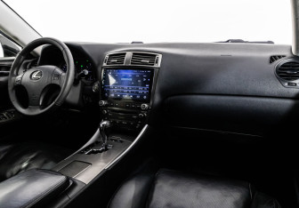 Подержанный автомобиль Lexus IS Sedan 2008 года (11 фото)