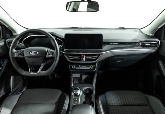 Подержанный автомобиль Ford Focus Hatchback 2021 года (13 фото)