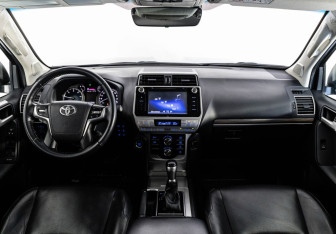 Подержанный автомобиль Toyota Land Cruiser Prado 2018 года (12 фото)