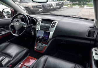 Подержанный автомобиль Lexus RX 2007 года (8 фото)