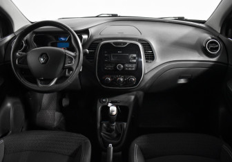 Подержанный автомобиль Renault Kaptur 2019 года (14 фото)