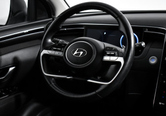 Подержанный автомобиль Hyundai Tucson 2022 года (15 фото)