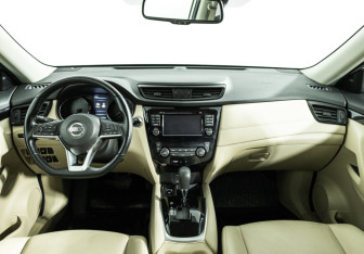 Подержанный автомобиль Nissan X-Trail 2019 года (13 фото)