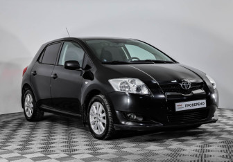 Подержанный автомобиль Toyota Auris Hatchback 2007 года (3 фото)