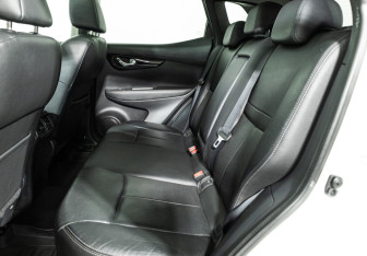 Подержанный автомобиль Nissan Qashqai 2014 года (10 фото)