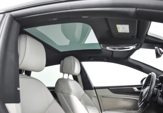 Подержанный автомобиль Audi A7 2018 года (23 фото)