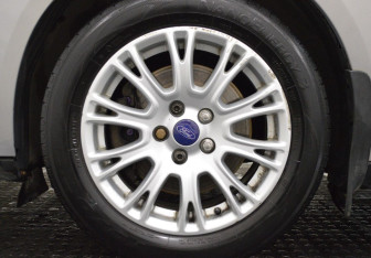 Подержанный автомобиль Ford Focus Wagon 2013 года (9 фото)