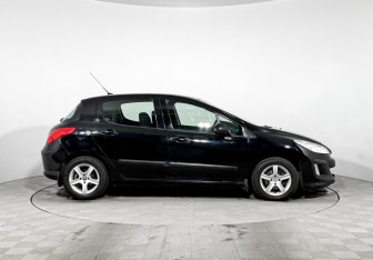 Подержанный автомобиль Peugeot 308 Hatchback 2010 года (4 фото)